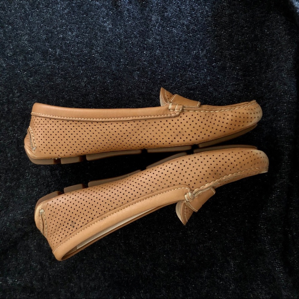 Prada tan colored driving loafer - Picture 2 of 10